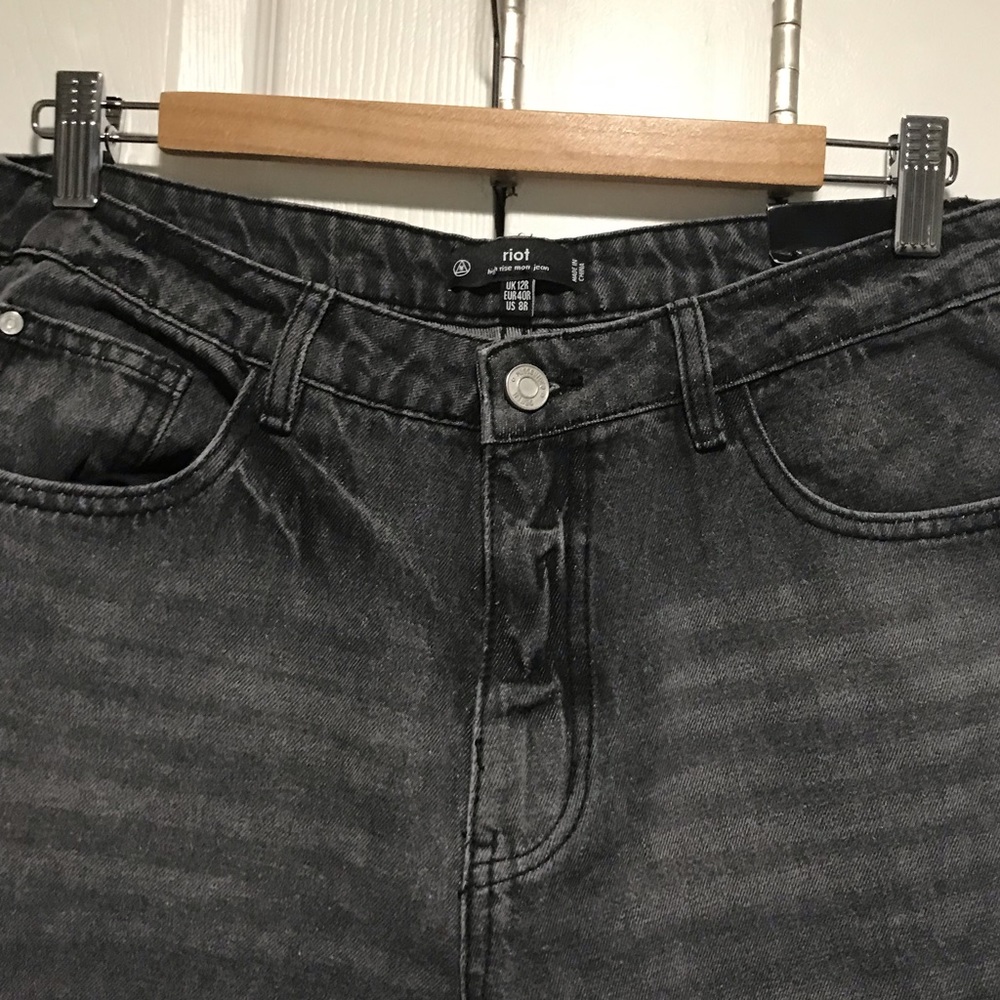 Misguided Riot Mom Jeans - Picture 3 of 3
